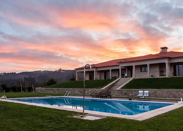 Vila da piscina: Quinta Do Alto