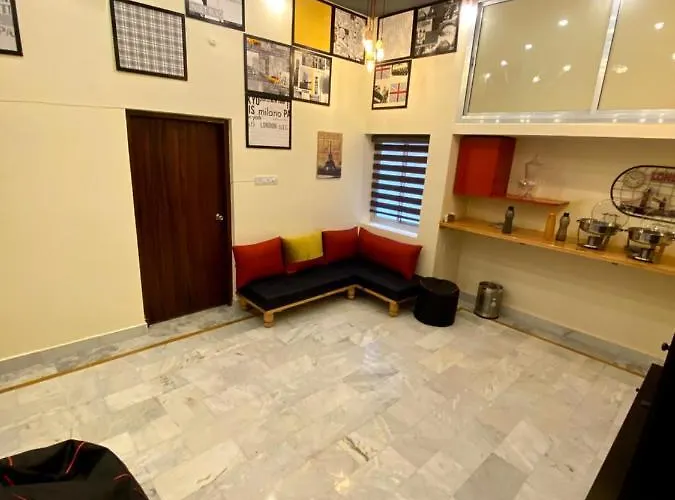 The Hostels Backpackers Den