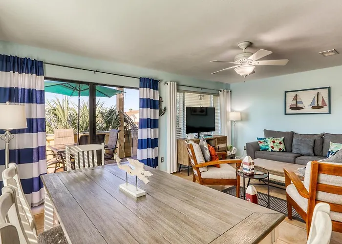 Hotel near College: Pensacola Beach Condos