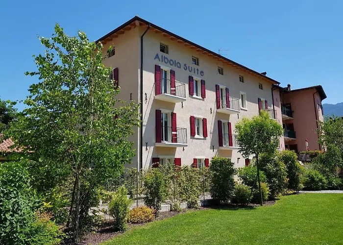 Albola Suite Holiday Apartments